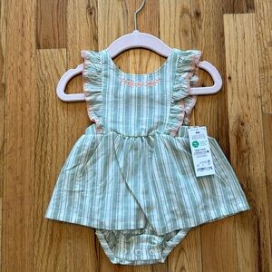 NWT Carters dress💚 with snaps!